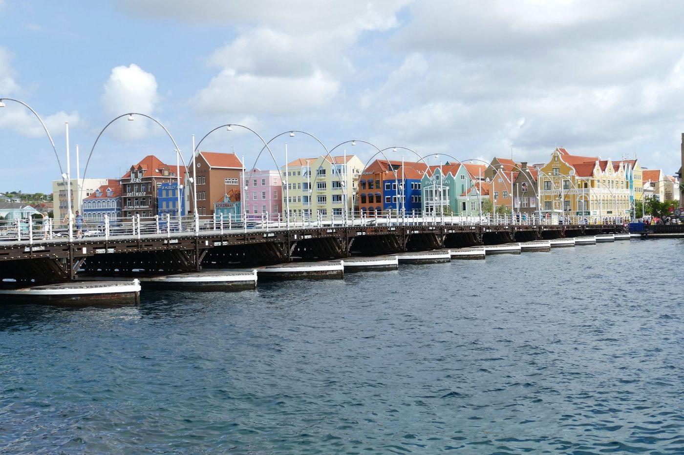 The Queen Emma pontoon bridge in Willemstad