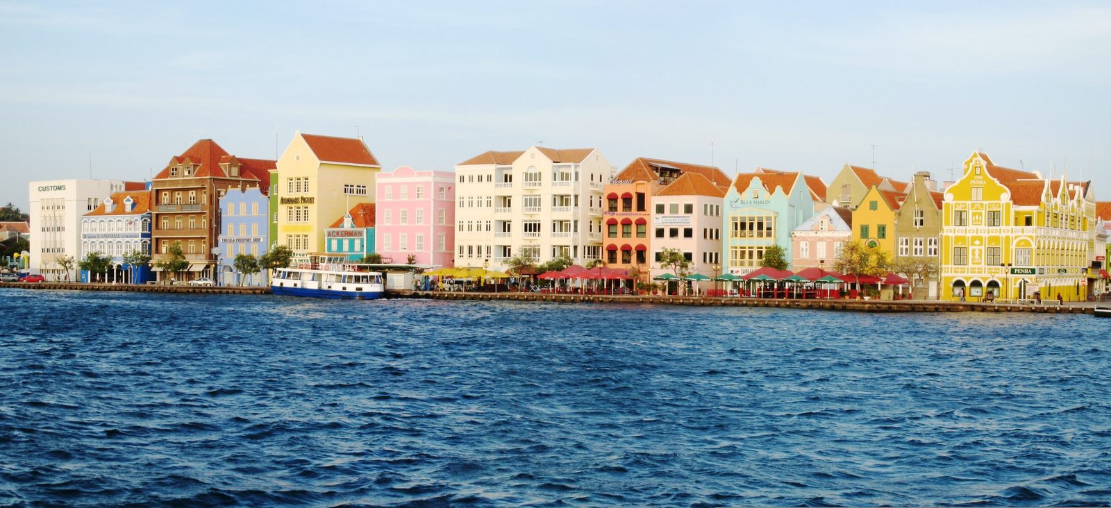 Malecón de Willemstad, Curazao — dónde comer como un local